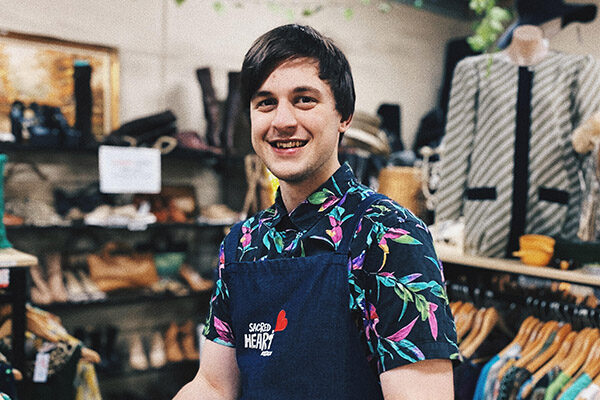 callan-op-shop-volunteer Op shop volunteer Callan